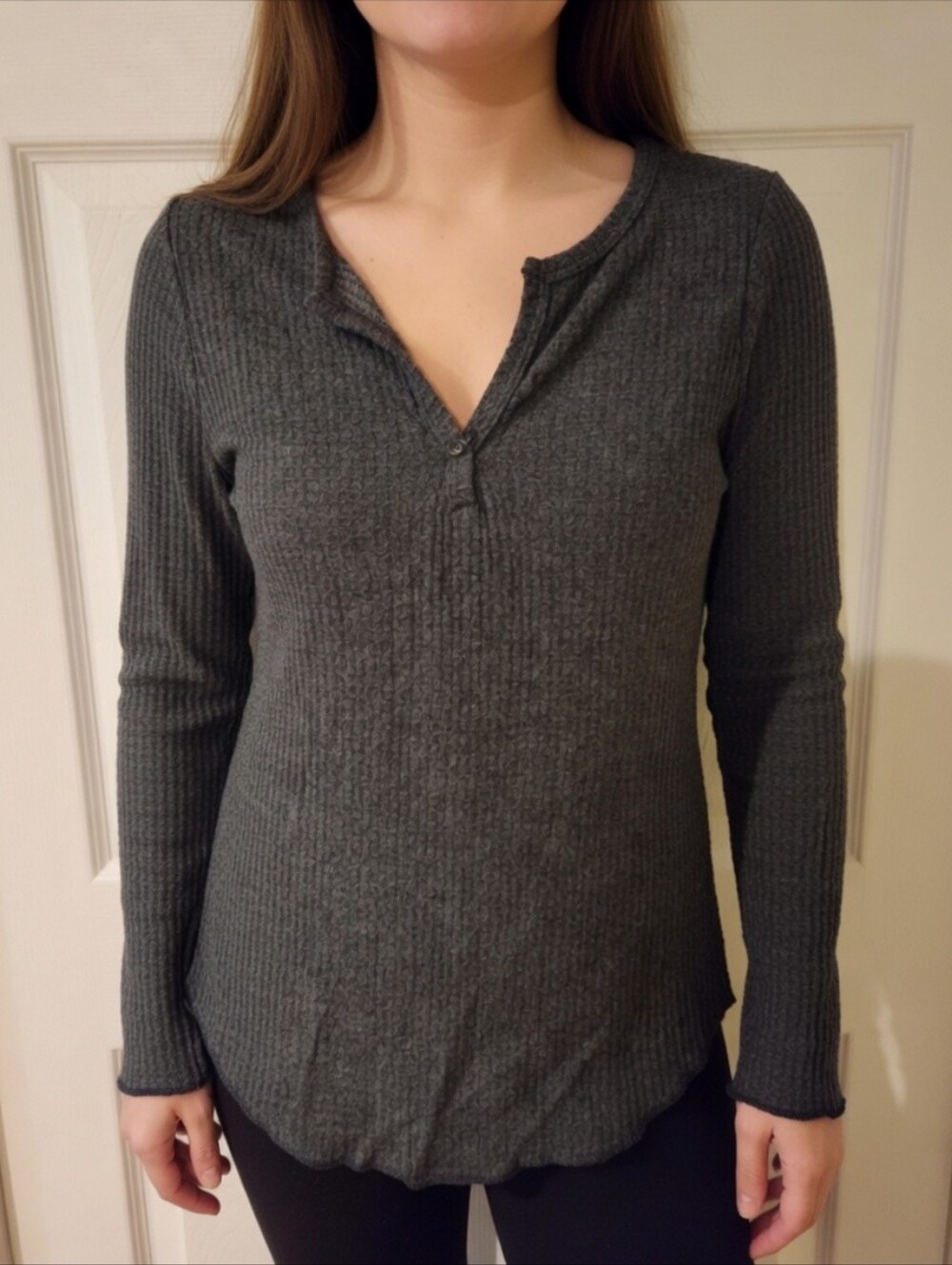 3/$20 Charcoal Ribbed Long-Sleeve V-Notch Top